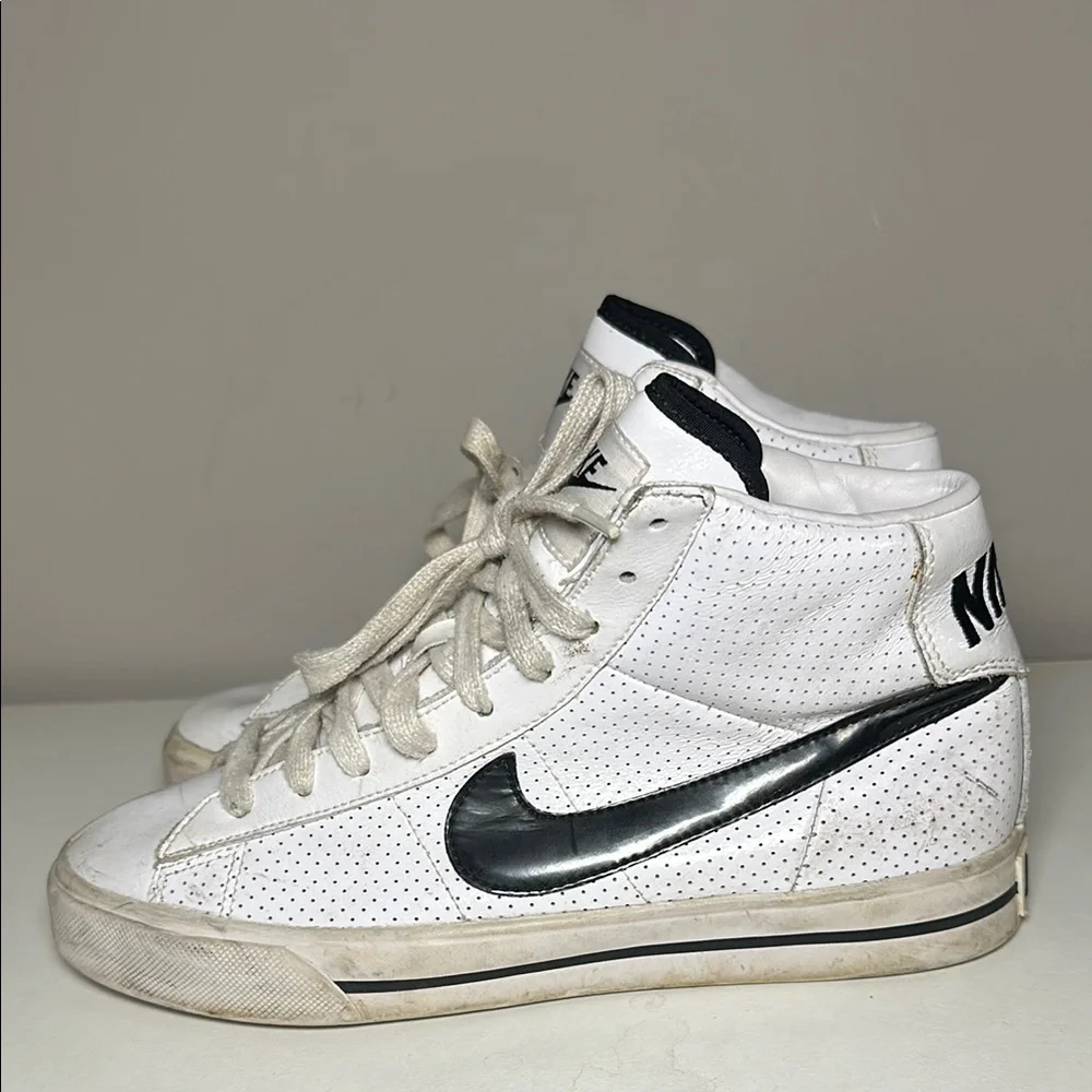Nike sweet classic White and Black High-Top Sneakers